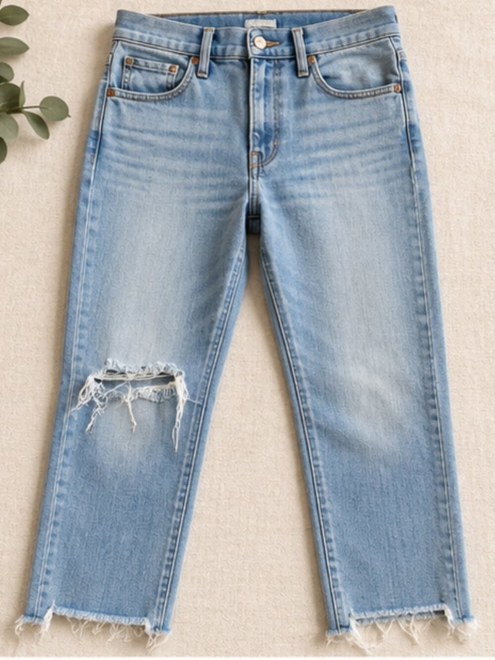 Mother Jeans The Looker Ankle Step Fray